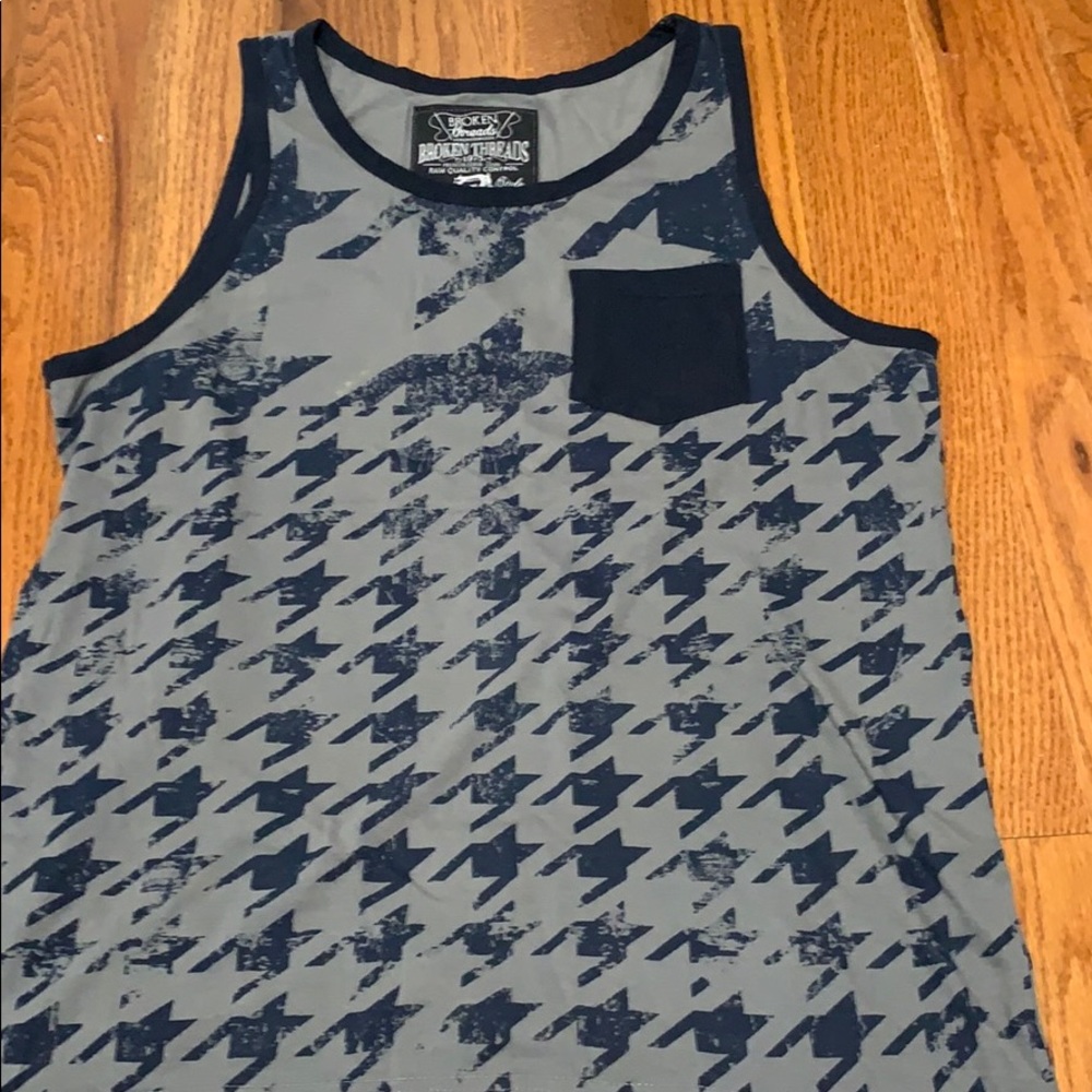Men’s medium muscle tee